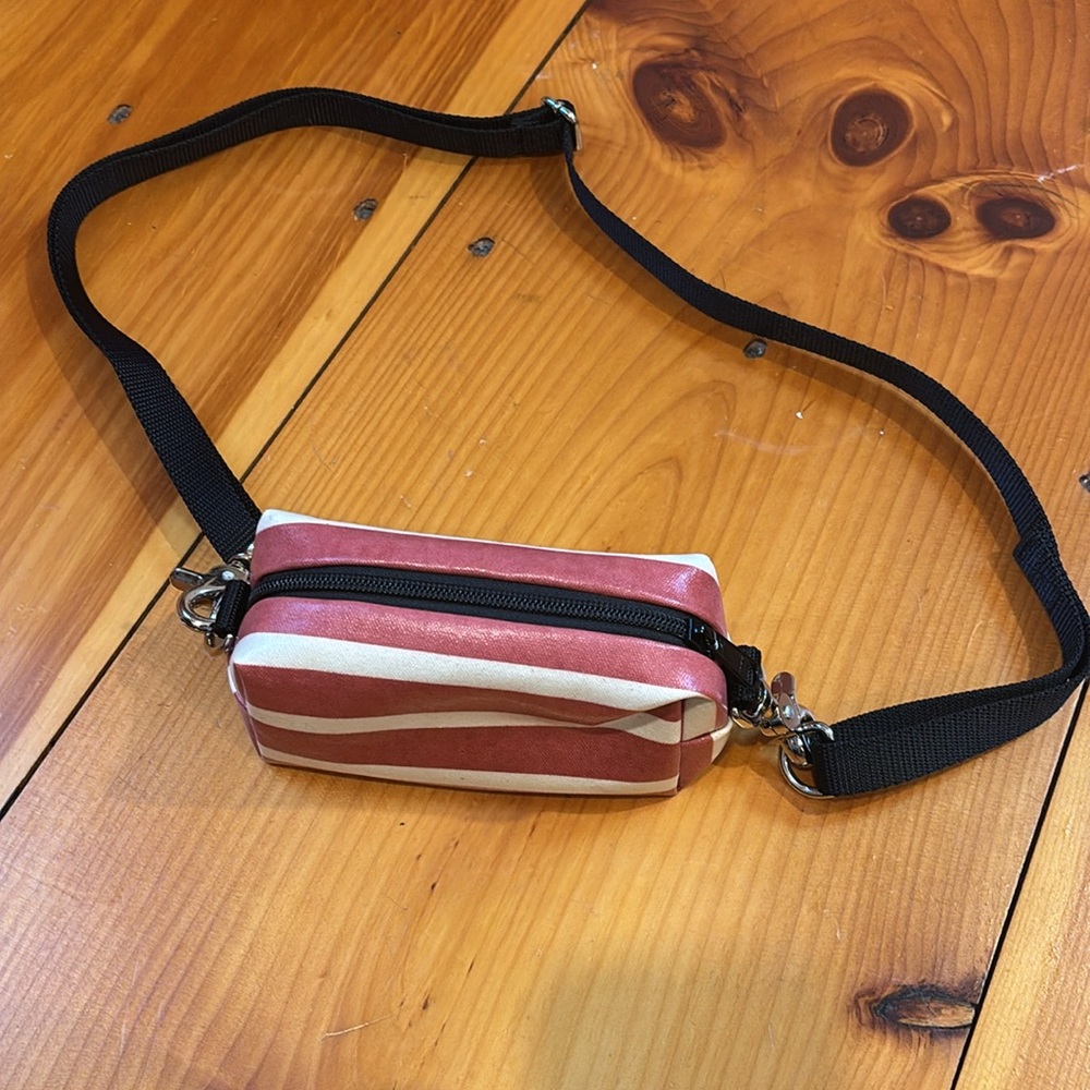 TINA LABADINI Red Stripe Ditty Bag Zip Leash Clasp Oilcloth Designer - Picture 2 of 7